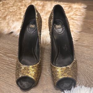 D&G open toe sequin pumps